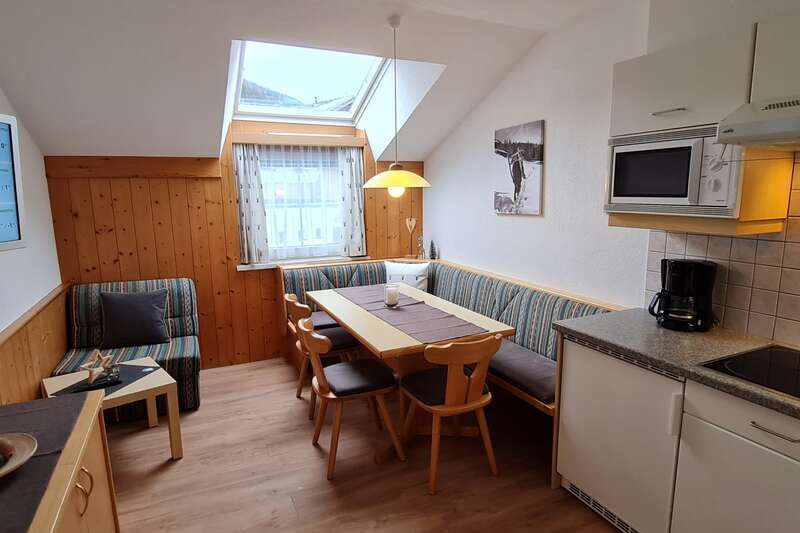 Dining area in holiday apartment 3 in the Walch guest house in the Kaunertal